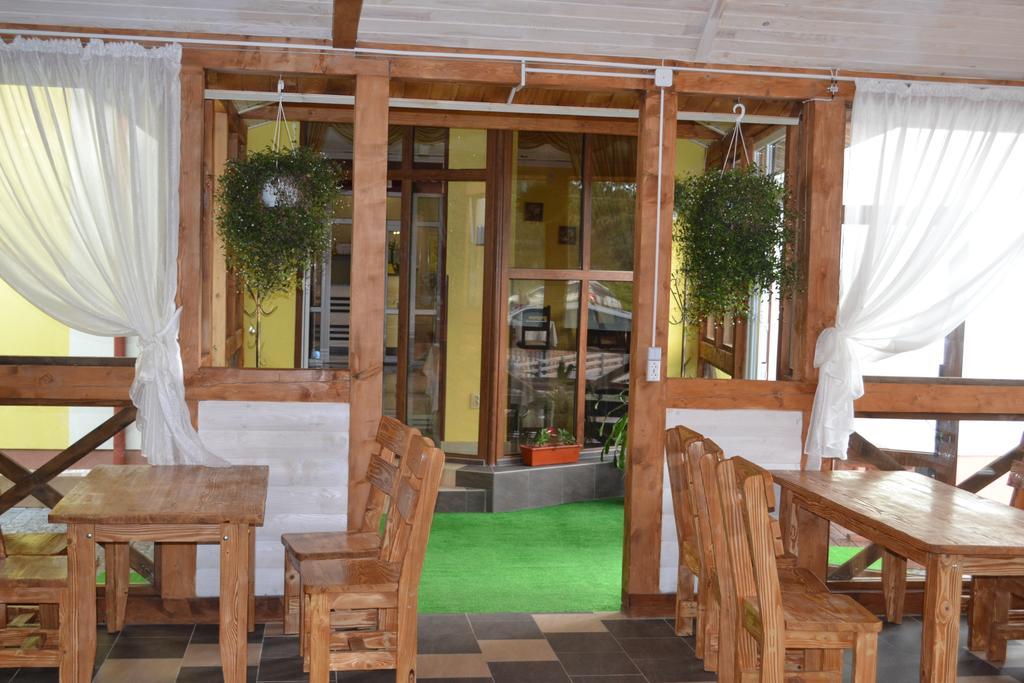Hotel Restaurant Vizit Truskawez Exterior foto