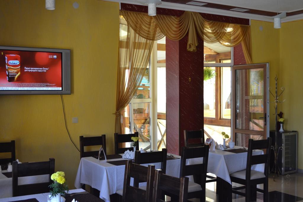 Hotel Restaurant Vizit Truskawez Exterior foto